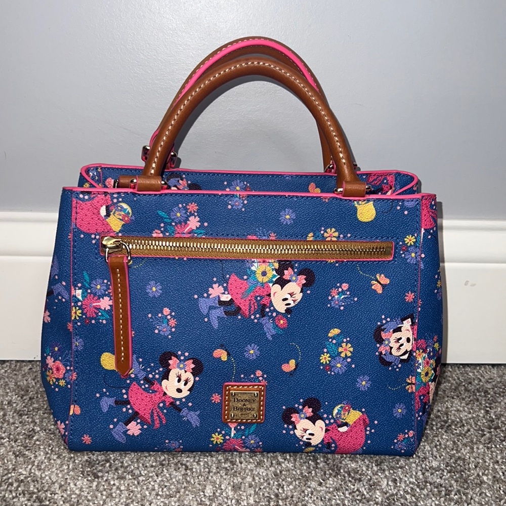 Disney Dooney and Bourke Epcot Flower and Garden Festival 2021 Minnie Mouse